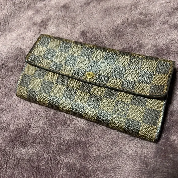 (SOLD) LV Damier Ebene Large Wallet LOUIS VUITTON - Picture 1 of 8